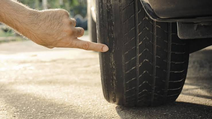 The abandoned car tyre